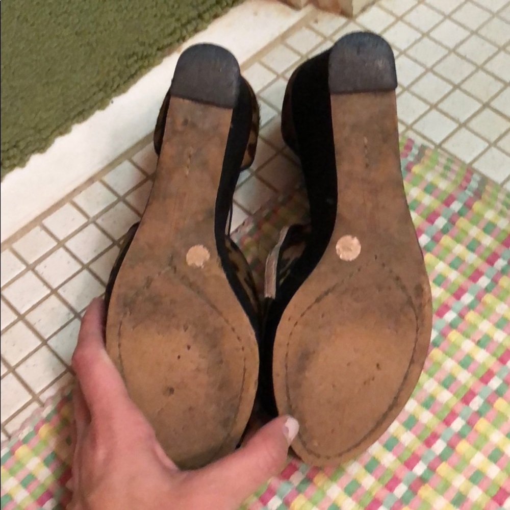 Leopard Vince Camuto Wedges - Picture 5 of 5